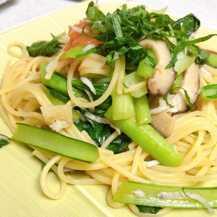 お野菜たっぷり!しらすのガーリックパスタ